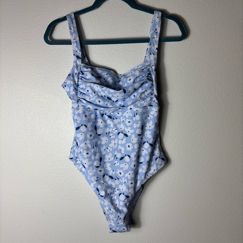 NWT SHEIN Floral Blue and White One Piece Swimsuit Size Large